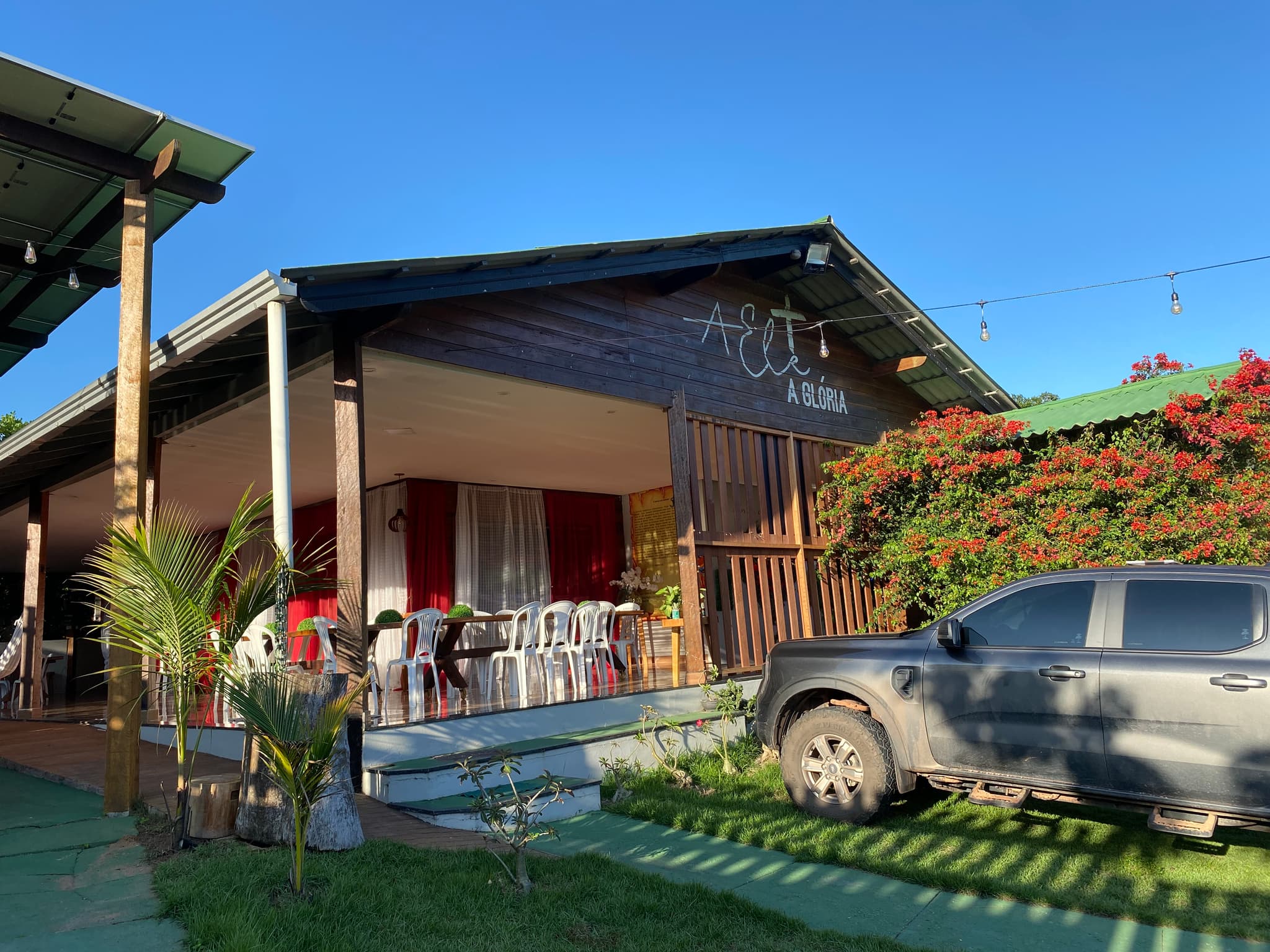 Vista externa da pousada